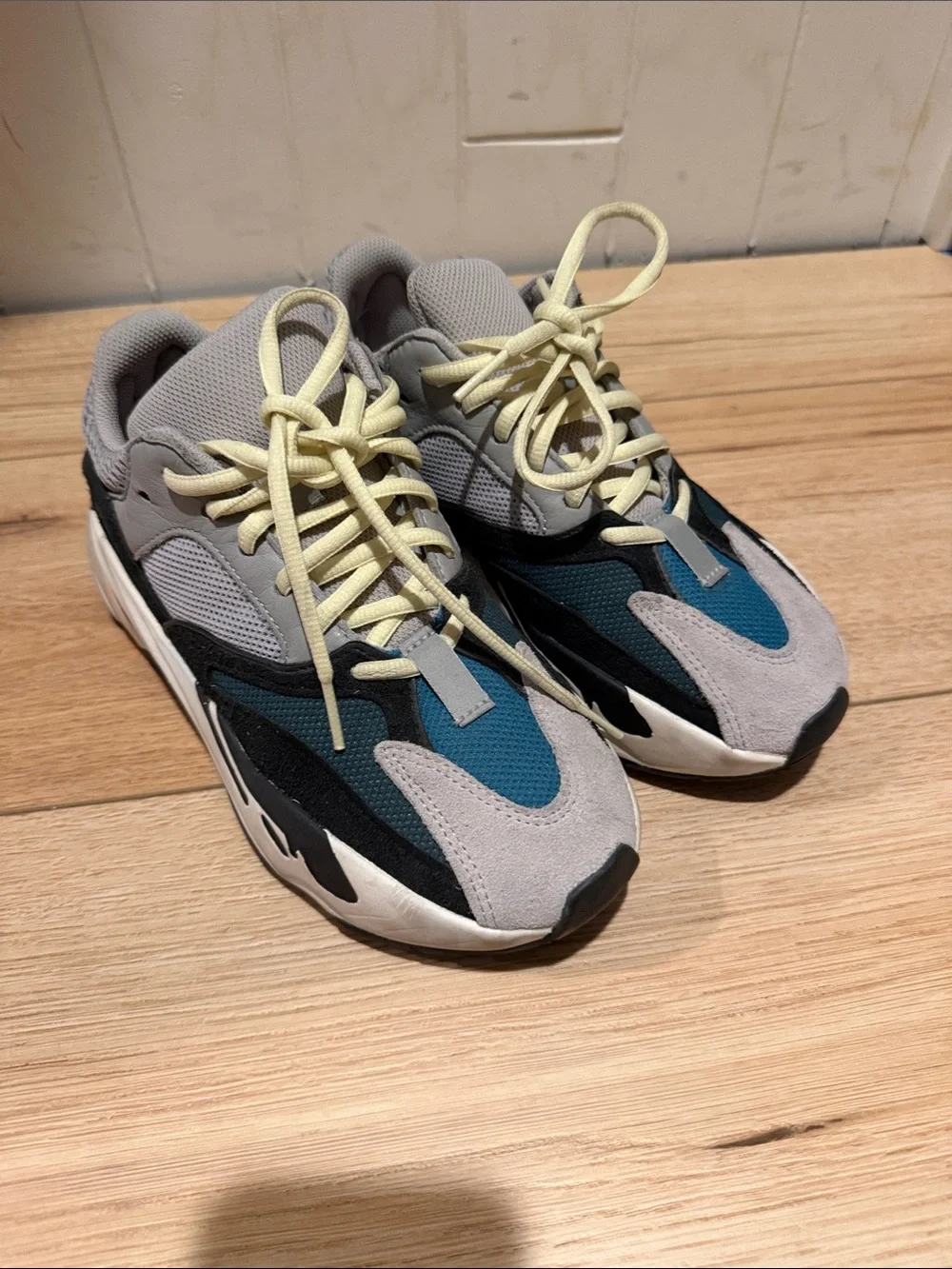 adidas Yeezy Boost 700